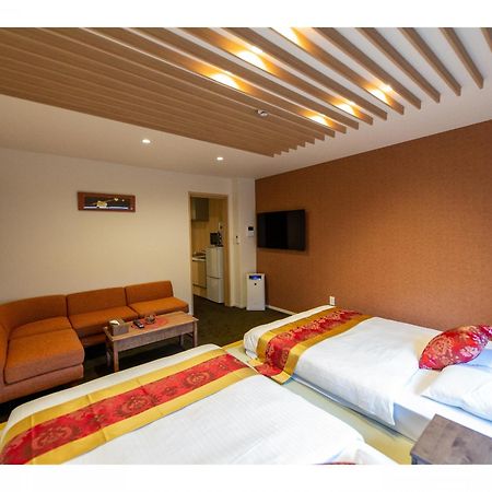 Grand Base Hiroshima Ekimae Apart otel Dış mekan fotoğraf